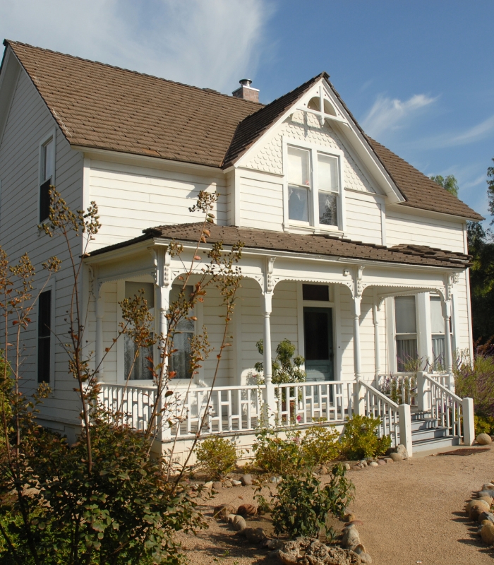 Central Valley real estate agent helping clients buy sell homes and invest in property